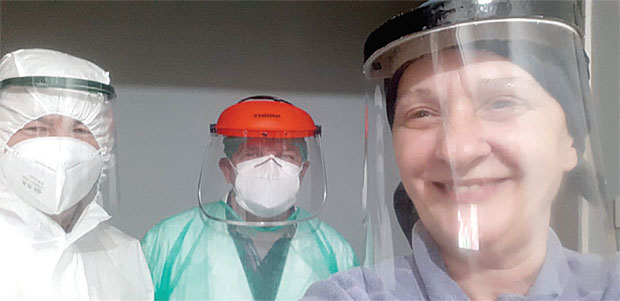 „Научили смо да се грлимо погледима, помагали су нам да савладамо страх”: Исповест Врањанке која се током епидемије вируса корона у Београду борила са карциномом 